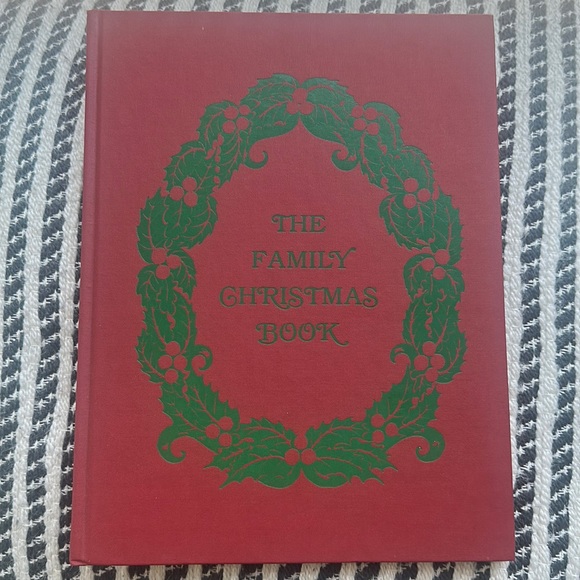 Traditions Press Other - New The Family Christmas book Traditions Press